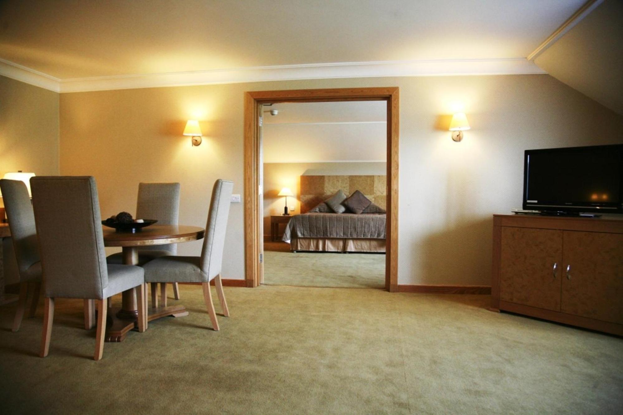 Regency Park Hotel, Health Club & Spa Thatcham Eksteriør billede
