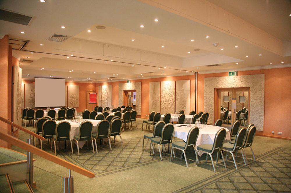 Regency Park Hotel, Health Club & Spa Thatcham Eksteriør billede