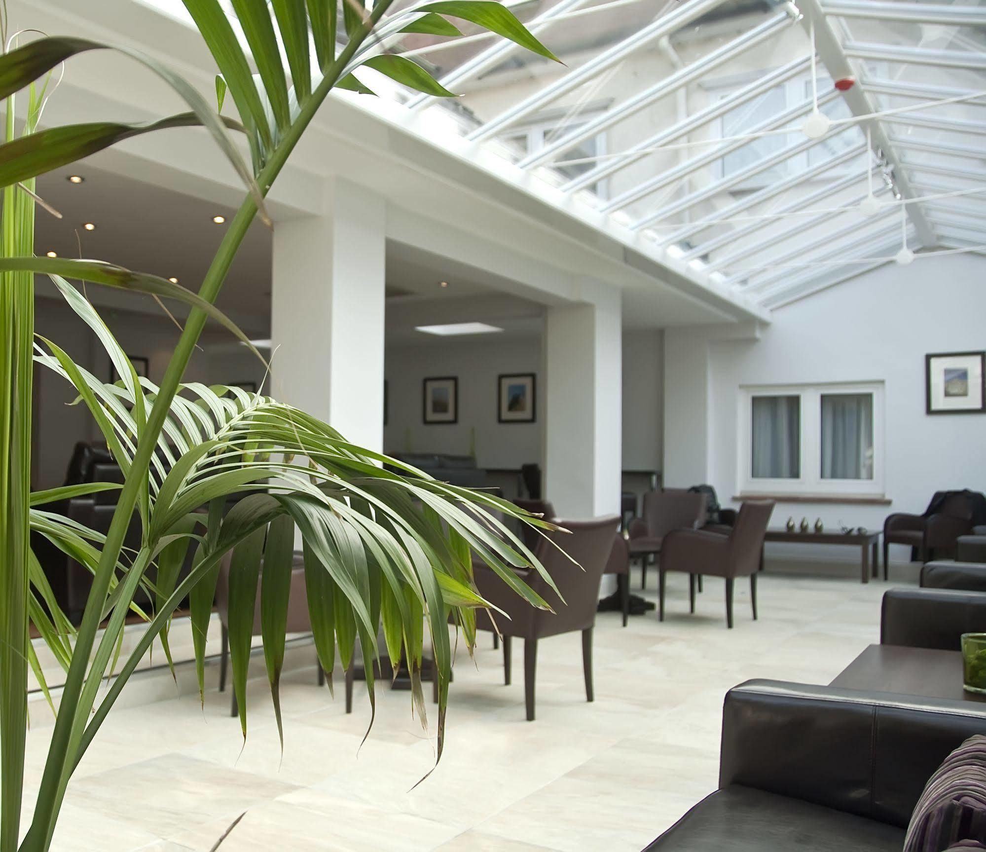 Regency Park Hotel, Health Club & Spa Thatcham Eksteriør billede