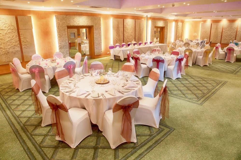 Regency Park Hotel, Health Club & Spa Thatcham Eksteriør billede